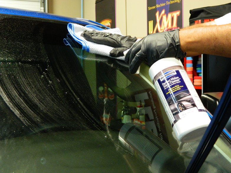 How-To Tuesday: The Proper Way to Clean Your Windshield
