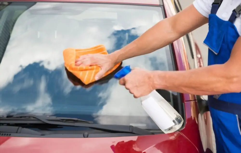 How to Clean Car Windows - Felix Furniture